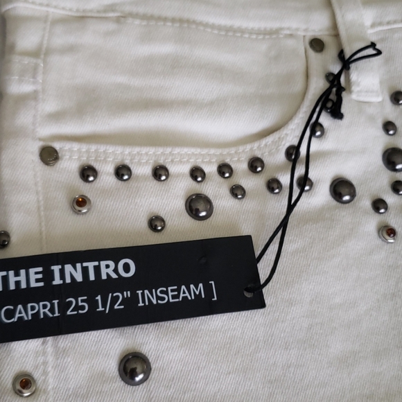 Blank NYC The Intro Jewel/Stud Capri Jeans NEW 🎉HP🎉 - Picture 10 of 17